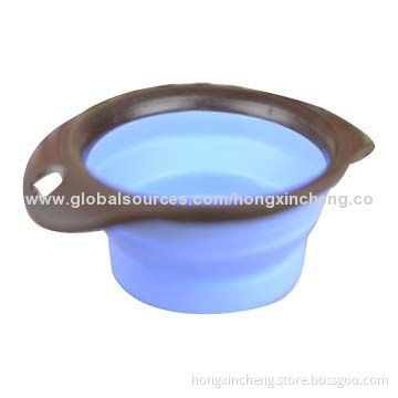 Portable and Unbreakable Silicone Pet Bowl for Drinking Feeding